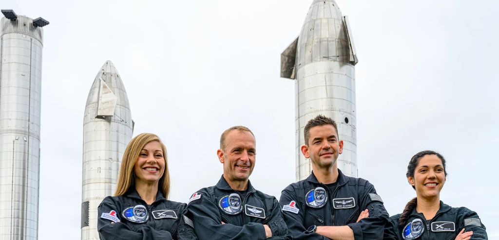 4 Humans undertake the First ever Commercial Space Walk!